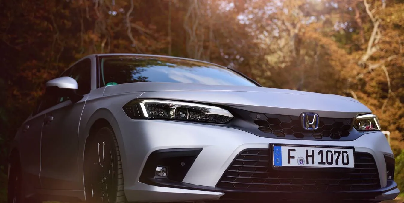 Honda creates world’s ‘silveriest’ civic to celebrate 25 years of its pioneering hybrid technology